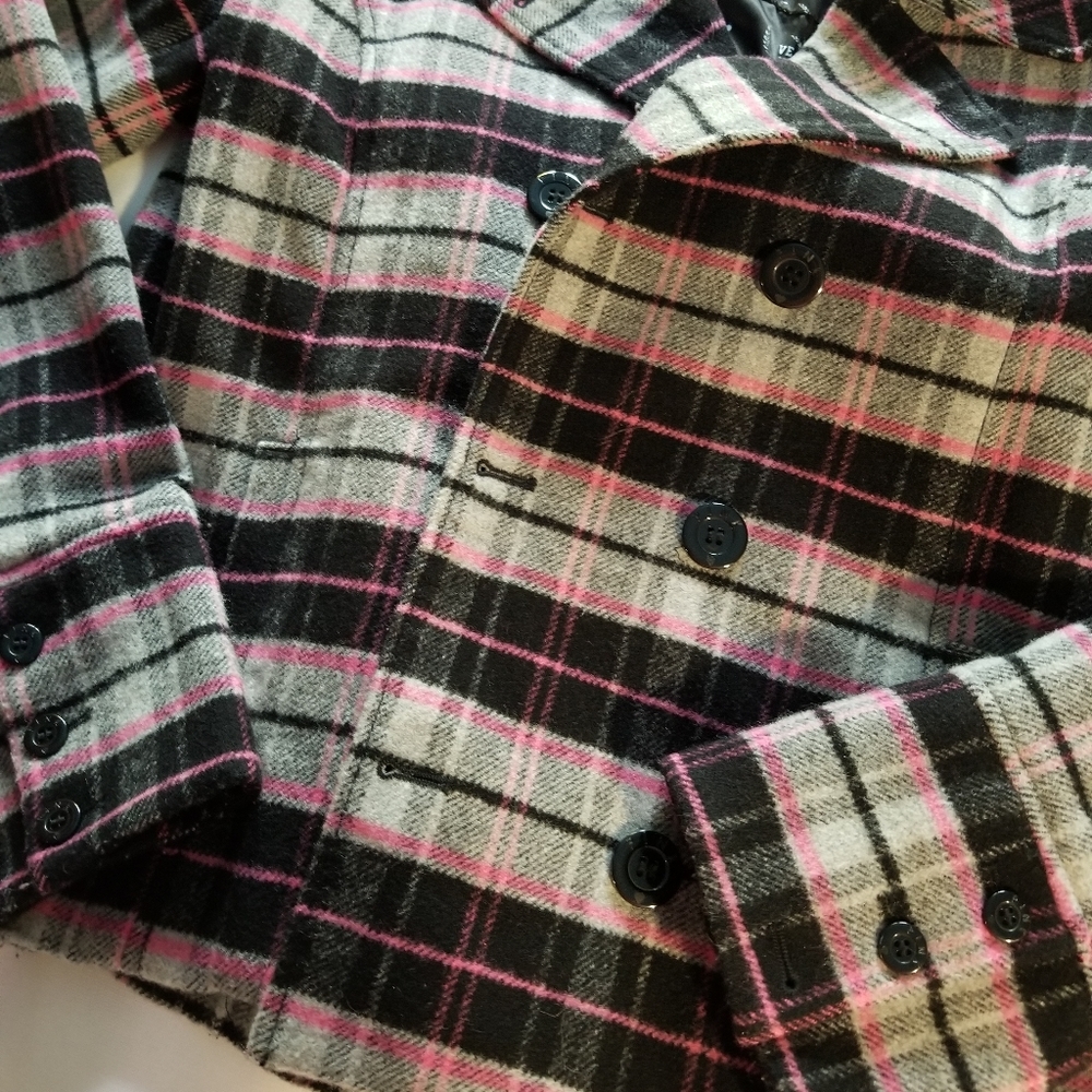 Pink Vs Jacket - image 4